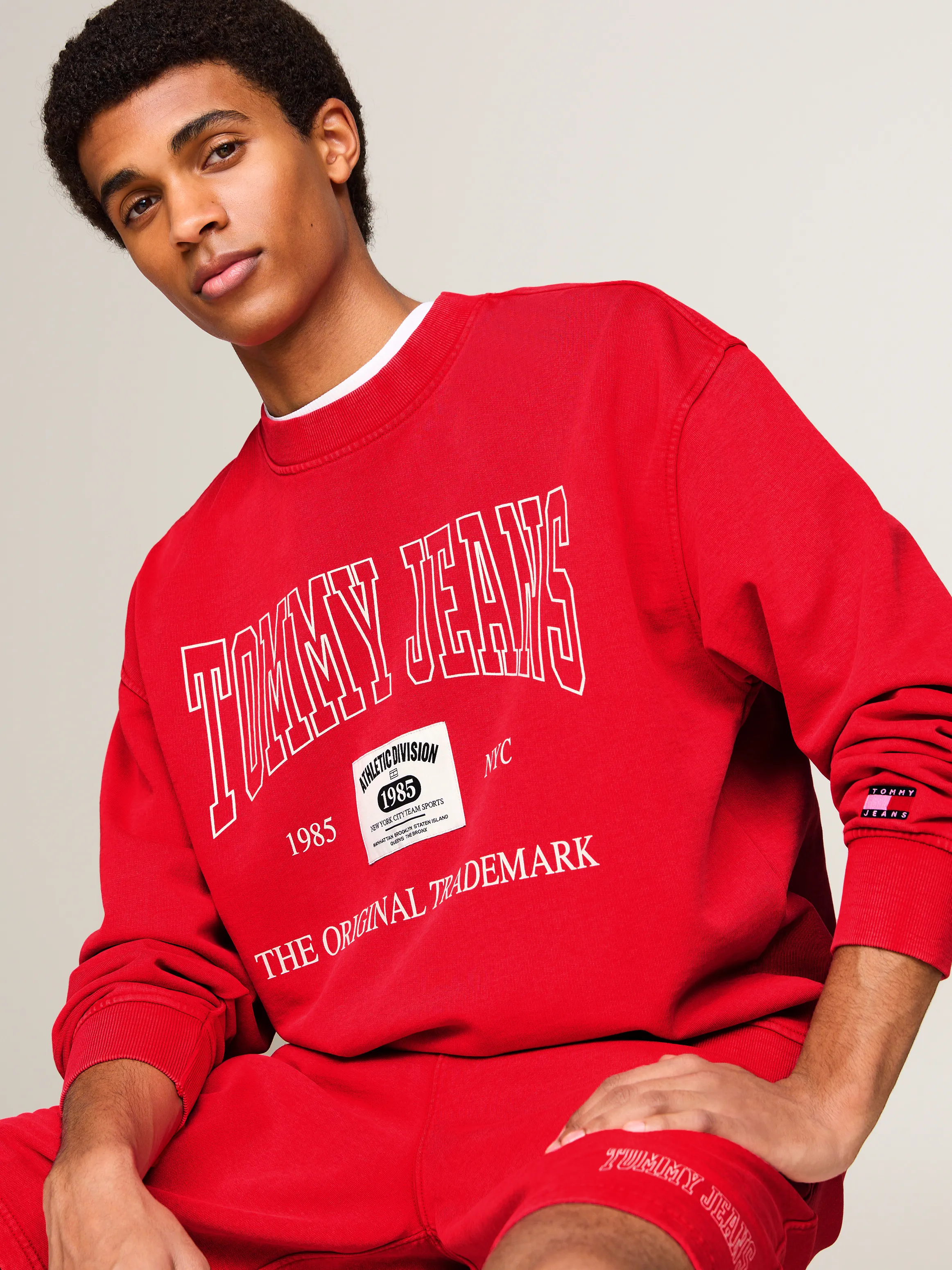 Archive Relaxed Sweatshirt | Sweatshirts & Hoodies | Tommy Jeans