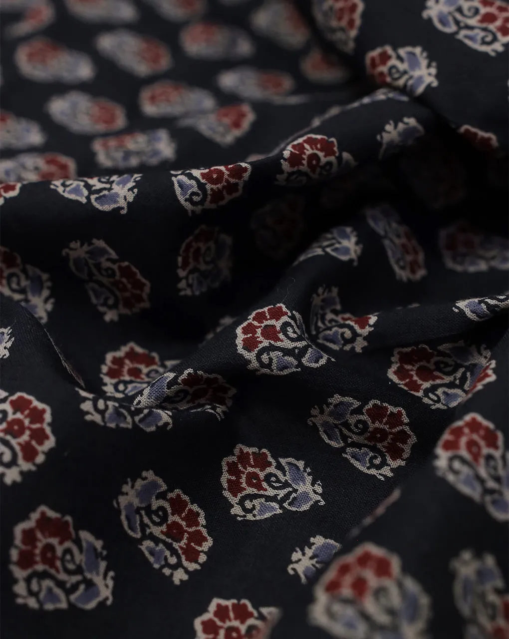 BLACK SMALL FLORAL DESIGN COTTON PRINTED FABRIC