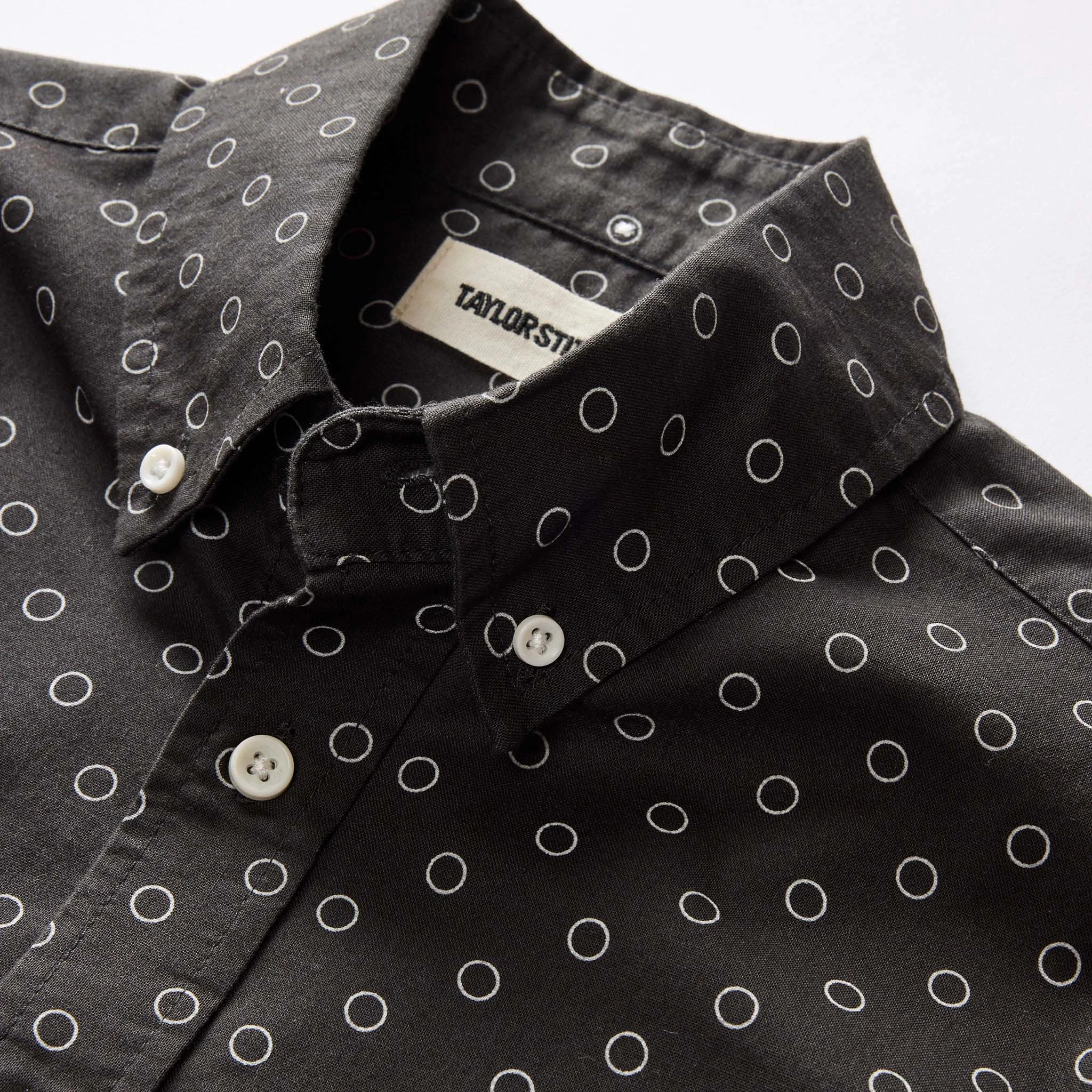 The Short Sleeve Jack in Asphalt Dot